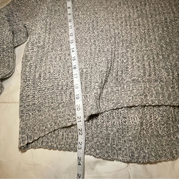 Cozy Gray Heather Oversized Sweater Size L - Picture 6 of 12
